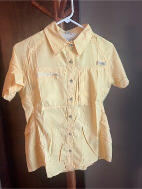 Columbia Soft Yellow Short-Sleeve Button-Front Shirt